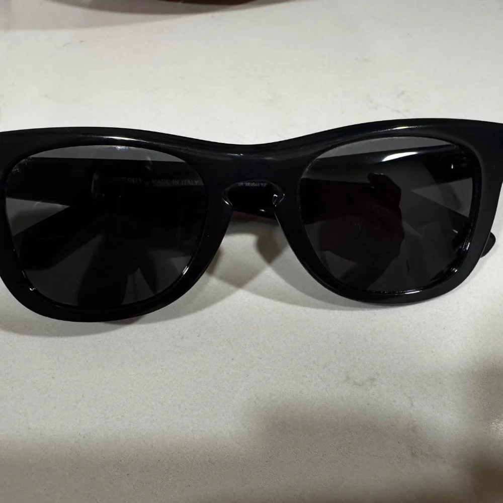 $403 Burberry Mens Unisex B 4426 Black Sunglasses Recent Style / Womens - Picture 10 of 14